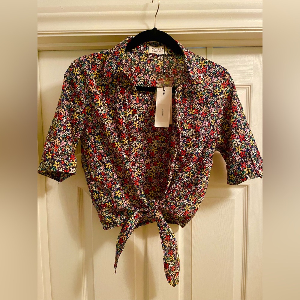 NWT Molly Bracken Floral Tie-Front Blouse